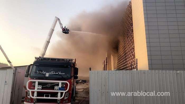 massive-fire-in-kuwait-–-more-than-300-firefighters-in-action_bahrain