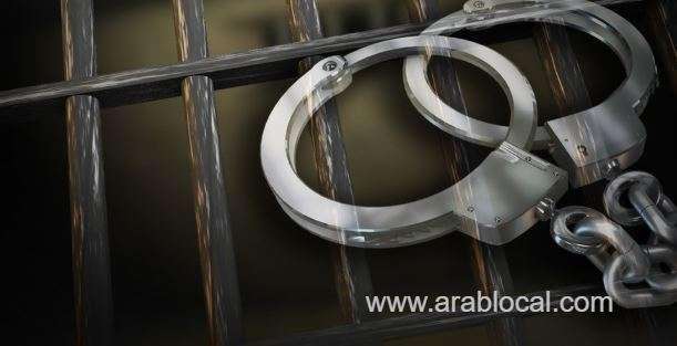 -four-arrested-for-selling-intoxicants-in-bahrain_bahrain