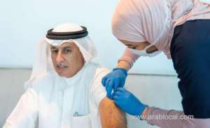 ministers-take-covid-19-vaccine_bahrain