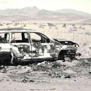 couple-injured-and-driver-dies-in-car-crash_bahrain
