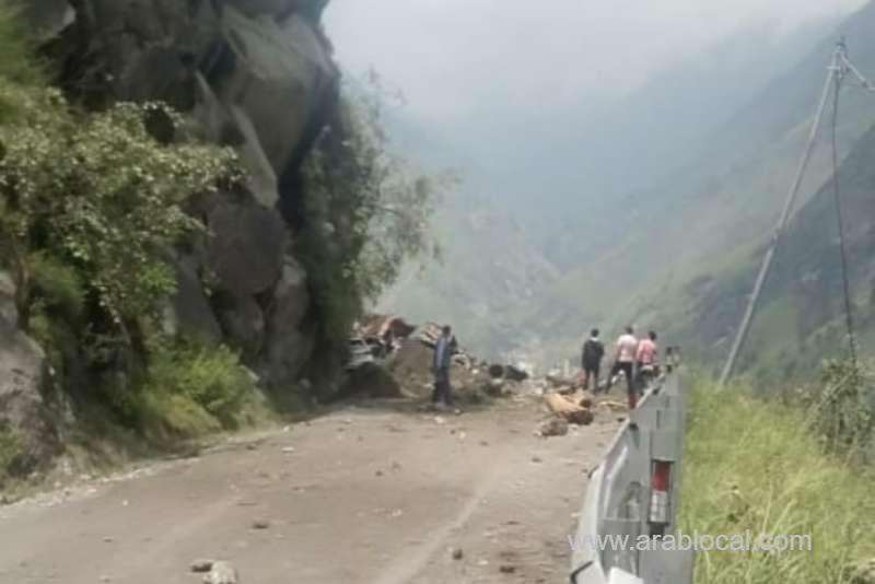 10-die-after-landslide-in-himalayas_bahrain