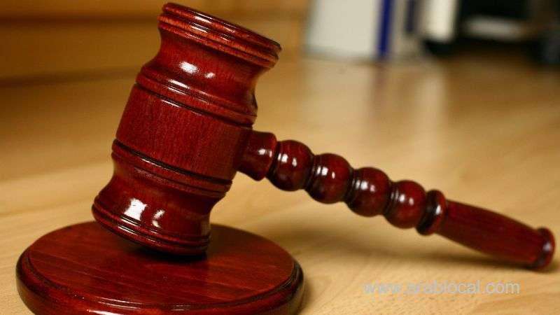 postman-and-painter-stand-trial-over-fight_bahrain